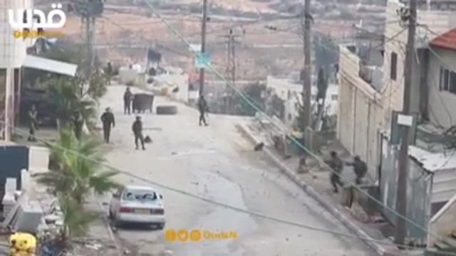 8 إصابات بالرصاص والعشرات بالاختناق في مواجهات بيت أمر