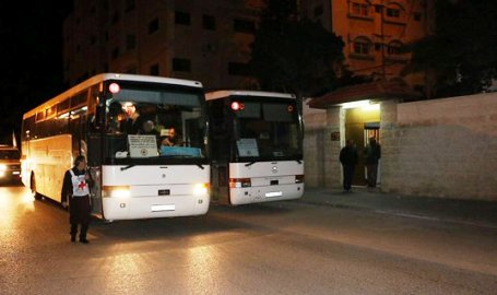 75 شخصا من القطاع يزورون أسراهم بمعتقل النقب
