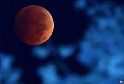 الأمريكيتان وشرقي آسيا يتمتعون برؤية خسوف 