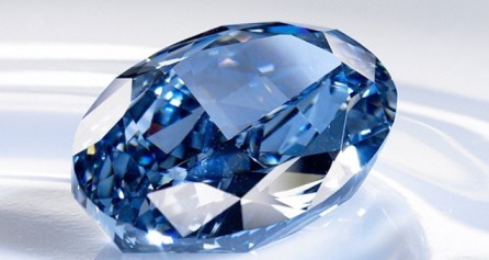بيع ألماسة زرقاء بمبلغ 27.6 مليون دولار