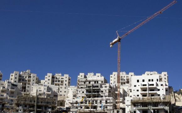 مستوطنون يتظاهرون دعماً لمشروع 