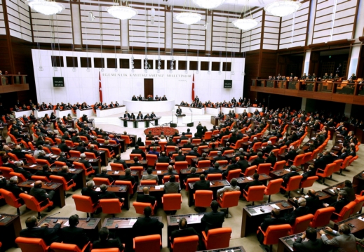 البرلمان التركي يستعد للتصويت على مقترح دخول الجيش العراق وسوريا لقتال 