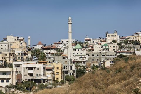 لجنة المتابعة تدين هدم الاحتلال منزلا فلسطينيا في كفر قاسم