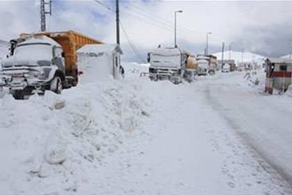 ترقب شعبي وتأهب رسمي في الدول العربية مع اشتداد حدة العاصفة الثلجية