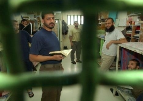 أسيران من قلقيلية يدخلان أعواما جديدة في سجون الاحتلال