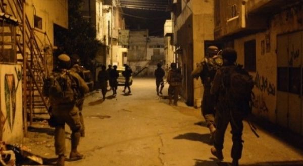 الاحتلال يعتقل شقيقي منفذ عملية عتصيون محمد الحروب 