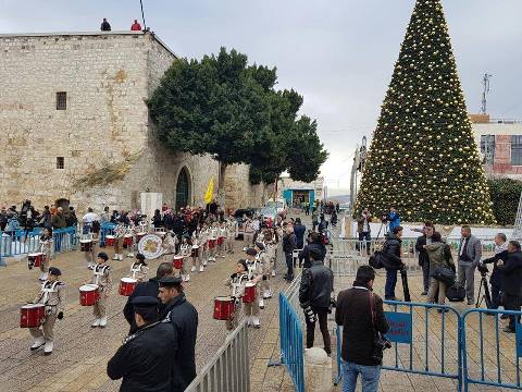 الطوائف المسيحية حسب التقويم الغربي تحتفل بعيد الميلاد