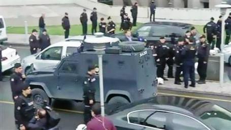 قتيل برصاص مسلحين استهدفوا حافلة حملة انتخابية في تركيا