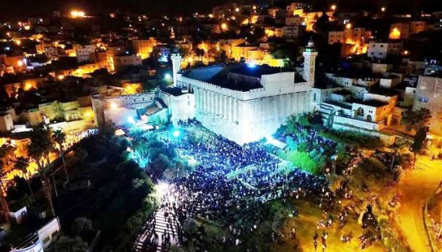 آلاف المستوطنين يقتحمون الحرم الإبراهيمي في الخليل