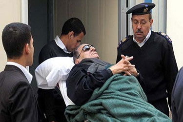 إصابة مبارك بكسر في القدم