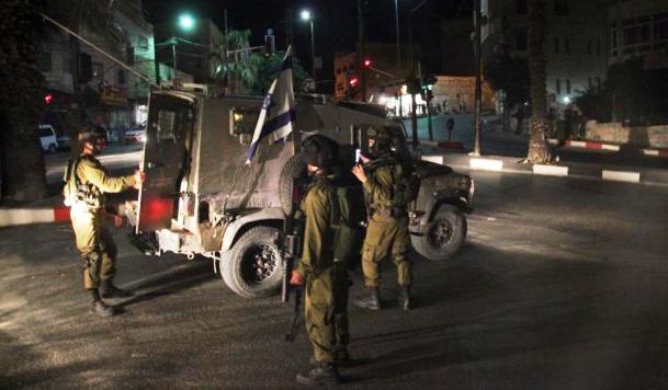 بينهم صحفيين... قوات الاحتلال تعتقل 23 مواطنا في الضفة المحتلة