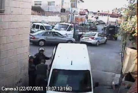 وحدة المستعربين تخطف 3 طلبة من رأس العمود