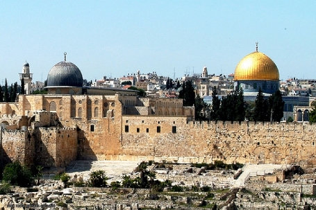 300 مصل من غزة في طريقهم إلى الاقصى