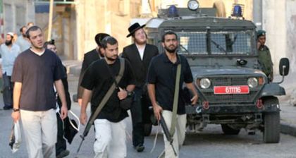 مستوطنون يعتدون على مدرسة بيت صفاصفا جنوبي القدس