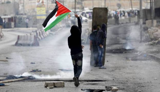 القدس.. استهداف قوة للاحتلال بالحجارة