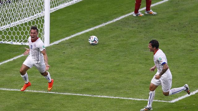 بالفيديو.. تشيلي تكسر هيبة إسبانيا وتقصيها من المونديال بالثنائية