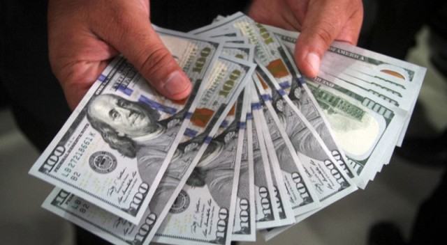 العملات: انخفاض الدولار