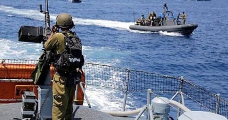 غزة.. الاحتلال يعتقل عددا من الصيادين ويصادر مركبين