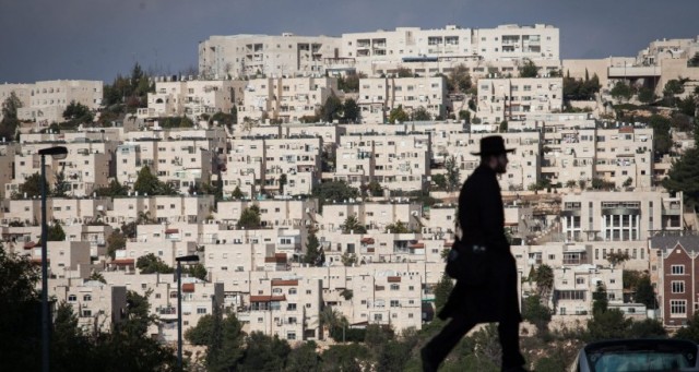 يعلون يقر بناء مستوطنة جديدة قرب القدس المحتلة
