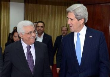 كيري يهاتف عباس لوقف التوجه الفلسطيني إلى مجلس الأمن 