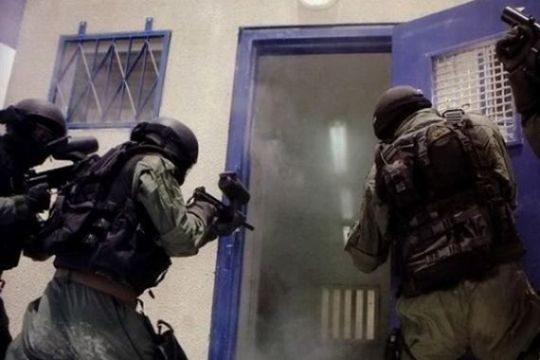 إفادات جديدة عن انتهاكات جنود الاحتلال بحق الأسرى