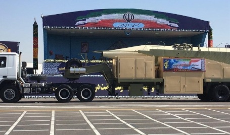 إيران.. الكشف عن صاروخ باليستي مداه 2000 كيلومترا