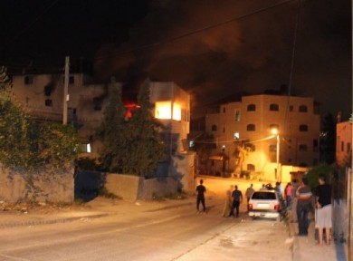 إصابة 3 مواطنين بالاختناق جراء حريق بمنزلهم قرب رام الله