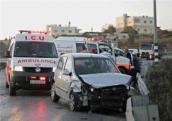 وفاة مواطن وإصابة إثنين آخرين بحادث سير في قلقيلية