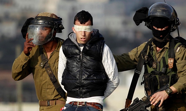 الاحتلال يعتقل 7 فلسطينيين من الضفة الغربية