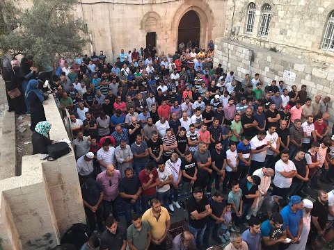 3 شهداء ومئات المصابين في مواجهات مع الاحتلال نصرة للأقصى بالقدس والضفة 