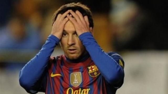 ميسي يدين جرائم 