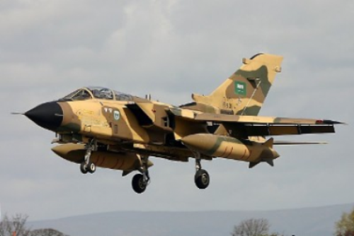 مقتل طياران سعوديان جراء سقوط طيارتهما