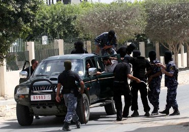 إلقاءالقبض على ثلاث مروجين للمخدرات شمالي غزة 