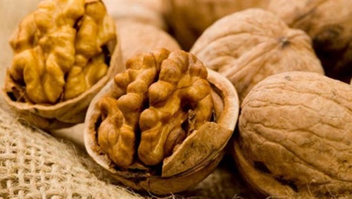الجوز يساعد في تأخير ظهور الزهايمر