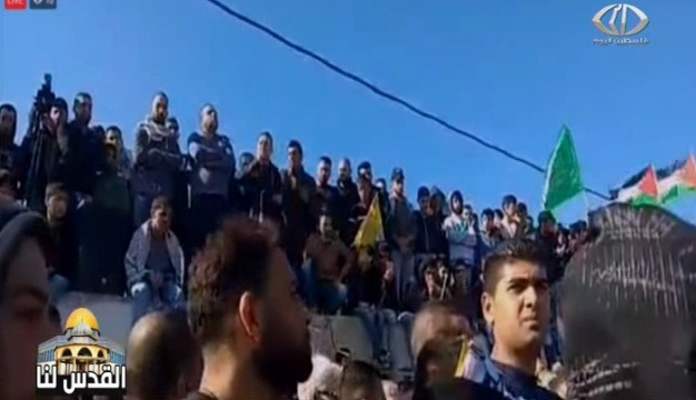 الآلاف يشيعون شهداء 