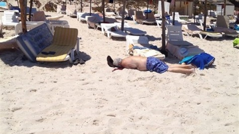  ارتفاع عدد ضحايا هجوم سوسة لـ39 والحكومة تقرر إغلاق 80 مسجداً