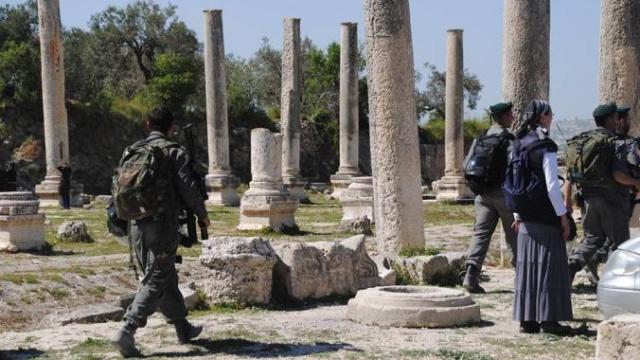 نابلس.. مواجهات بين الطلبة والاحتلال في بلدة سبسطية