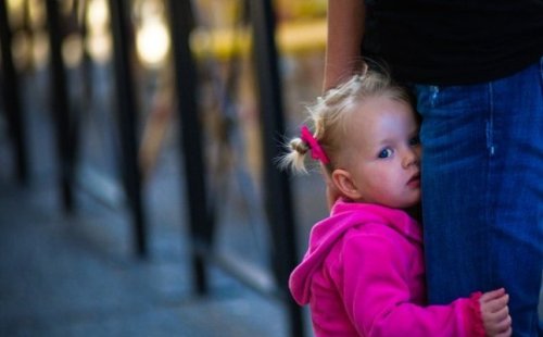 هذه هي طرق التعامل مع الخجل عند الاطفال!