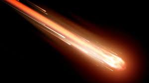 صخرة ضخمة من الفضاء تخترق الغلاف الجوي للأرض