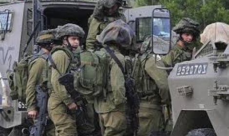 اعتقال فلسطيني بدعوى حمل سكين قرب منزل رئيس كيان الاحتلال