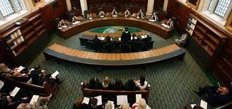 محكمة بريطانية.jpeg