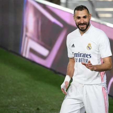 بند-مثير-في-العقد-الجديد-لكريم-بنزيما-مع-ريال-مدريد.jpg
