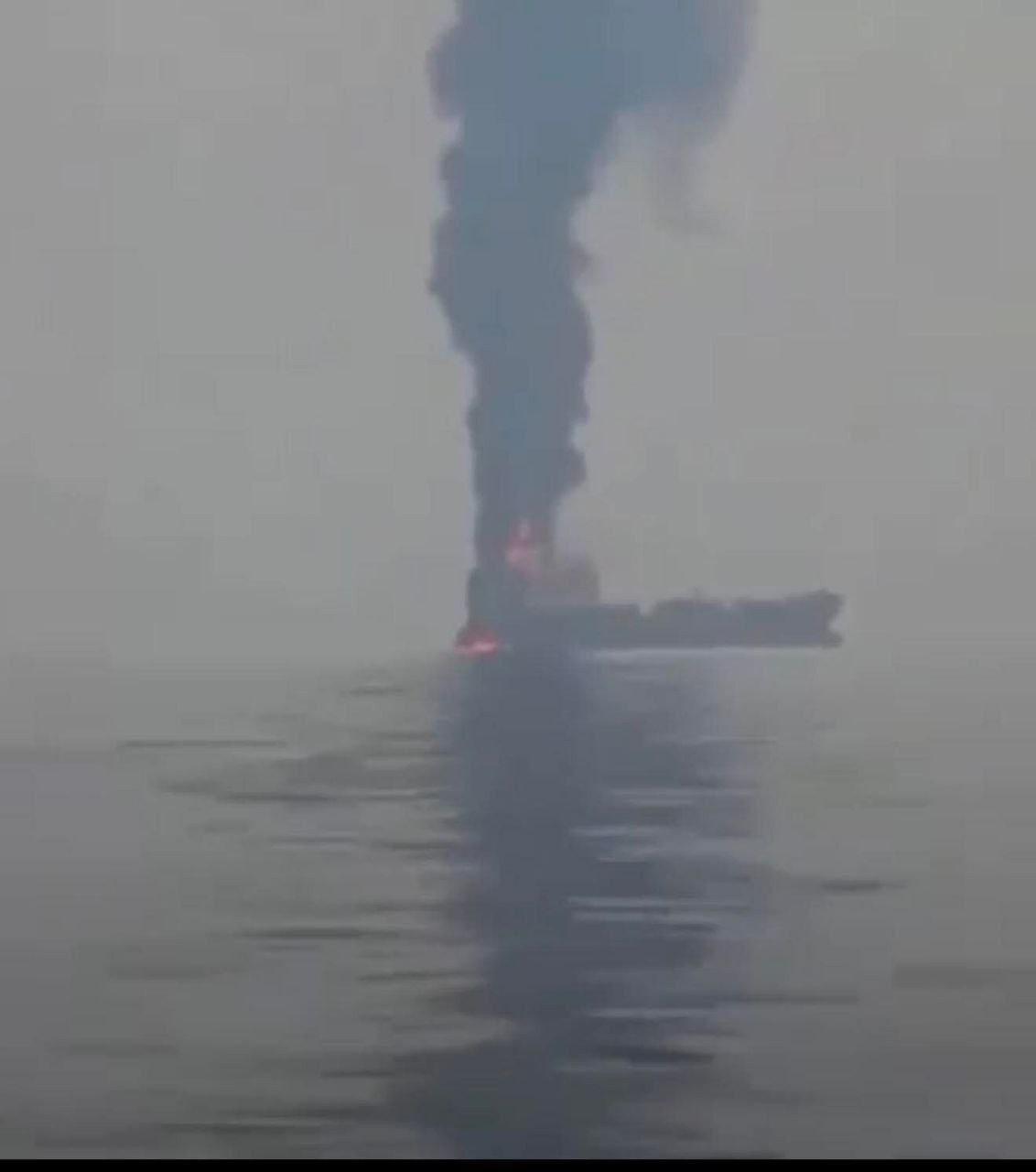 استهدفت ناقلة نفط.jpg