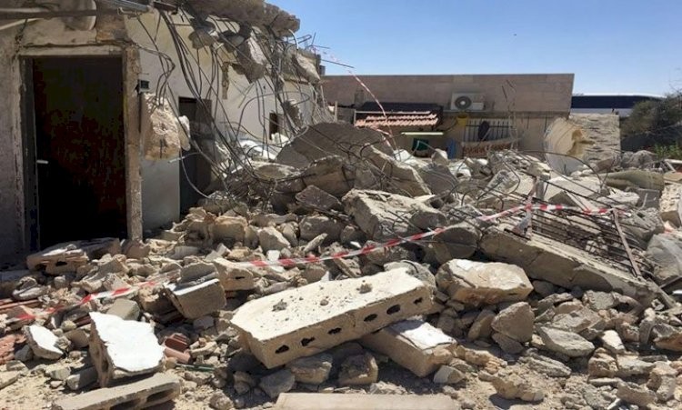 مقدسي يهدم منزله.jpg-2e462098-4993-451c-9418-d811c3bcd473.jpg