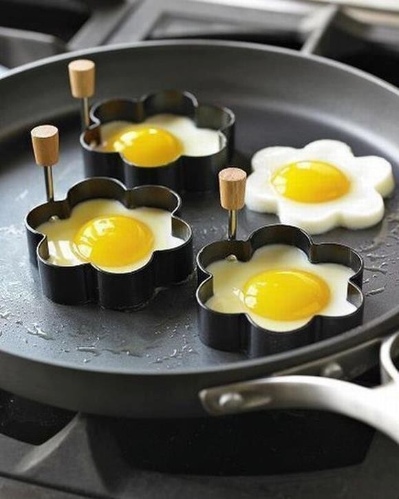 New-ways-of-frying-eggs.jpg