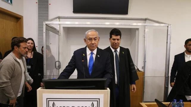 نتنياهو-امام-المحكمة.jpg-9a968256-c89b-4883-915e-bf828184d66e.jpg-706df1f0-0dc9-42ad-8a03-dbbbb46b337d.jpg