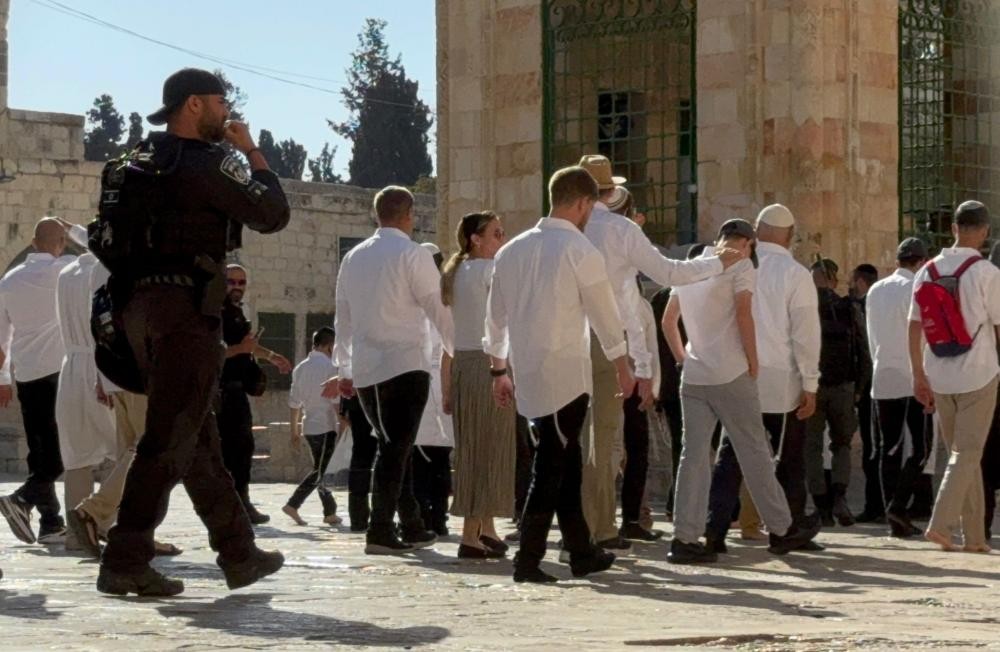 اقتحام أقصى.jpg