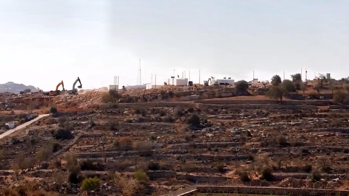 بؤرة استيطانية في الخليل.jpg