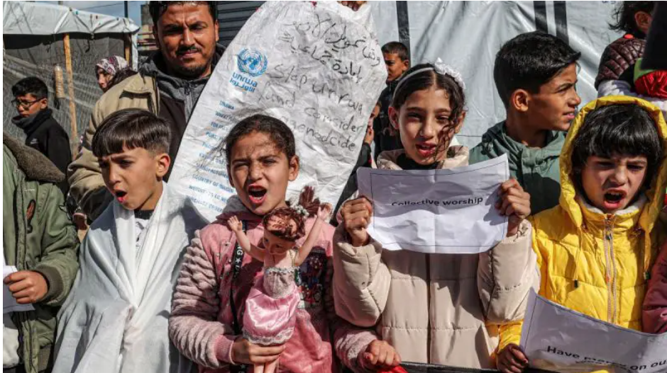 معاناة الاطفال.png