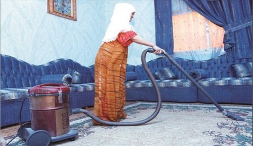 خادمة تقتل طفلة بمداومة إدخال 